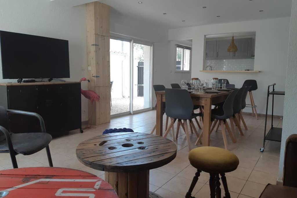 Maison Aigues-Mortes 8 Couchages Bagian luar foto